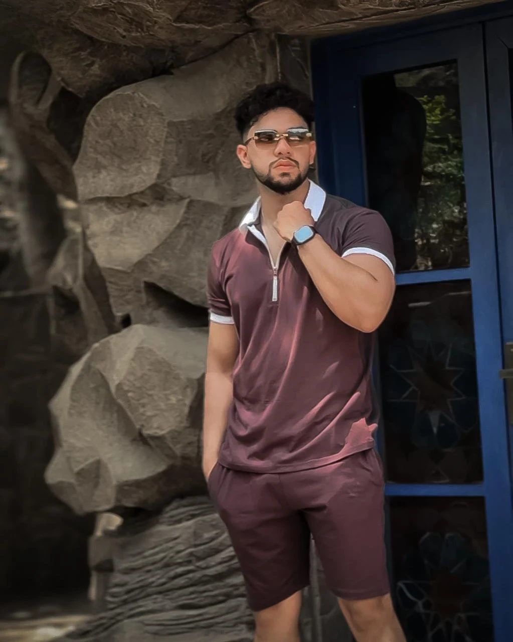 Article **name Contrast colar Zipper Short Suit
